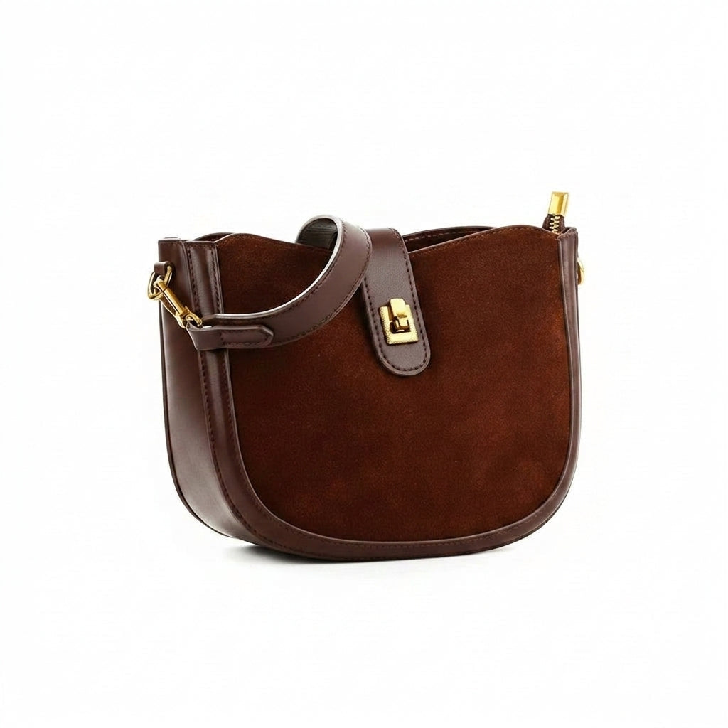 Luna Frosted Suede Half Moon Bag na cor Coffee em fundo branco